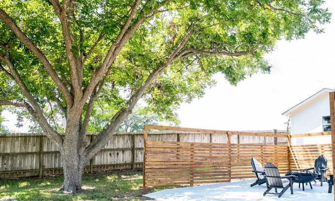 Brenham House | The Fig Tree ⭐ 3bd 2 Bth w/King Bed 20 mins from Round Top