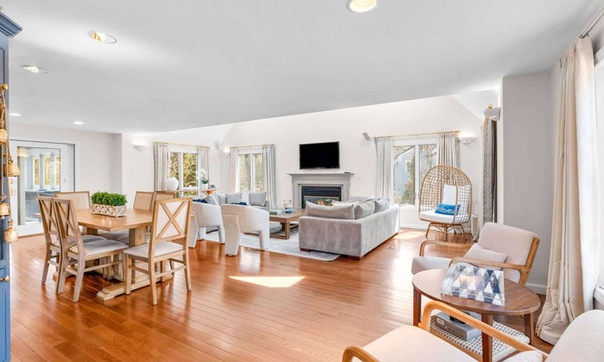 Summersea House | The Gathering Place - For 6 with Fire Pit