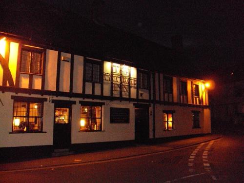 Mere Hotel | The George Inn