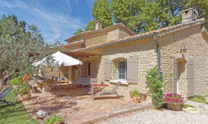 Loriol-du-Comtat House | The Gîte du Barriot "3 épis" a house of character in the heart of Provence.