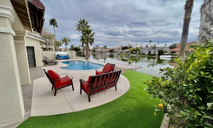 Val Vista Lakes House | "The Gondola Getaway" - Fully remodeled luxury waterfront home