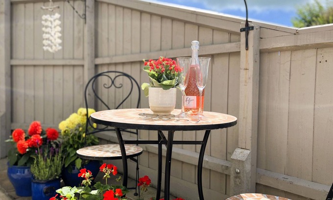 Shanklin Ski Chalet | The Good Ships