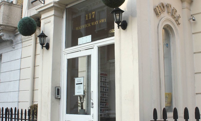 Warwick House | The Grapevine Hotel