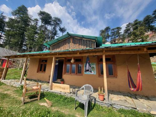 Banjar Cabin | The Green Himalayan Mudhouse Bahu ,Jibhi
