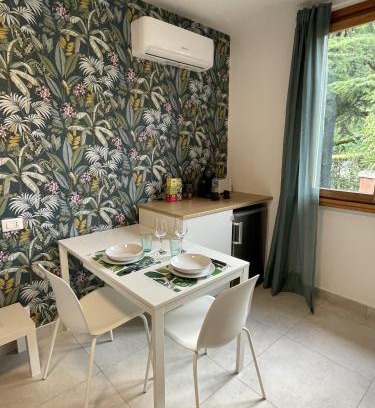 Costermano Apartment | The Green Nest - pool & lake view
