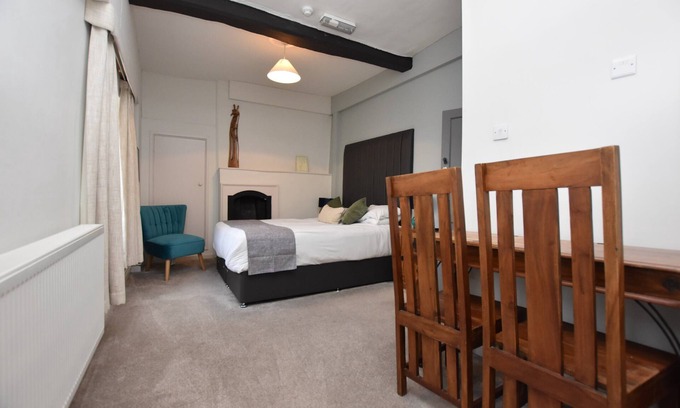 Halford Hotel | The Halford Bridge Inn
