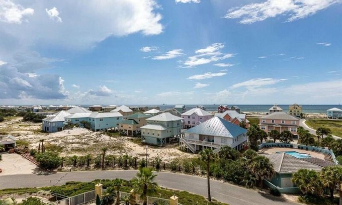 Fort Morgan Apartment | The Indies