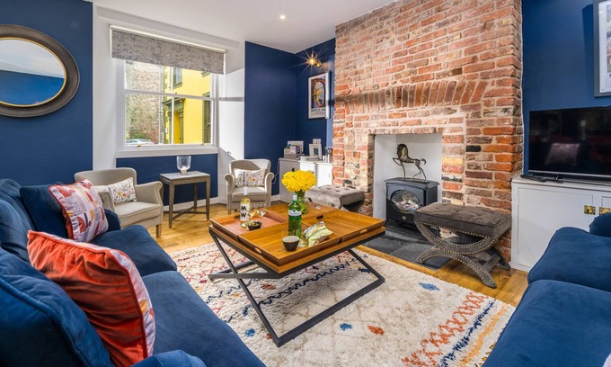 Berwick-upon-Tweed Cottage | THE INDIGO HOUSE, pet friendly, with a garden in Berwick-Upon-Tweed
