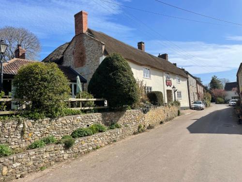 Honiton Hotel | The Kings Arms Inn