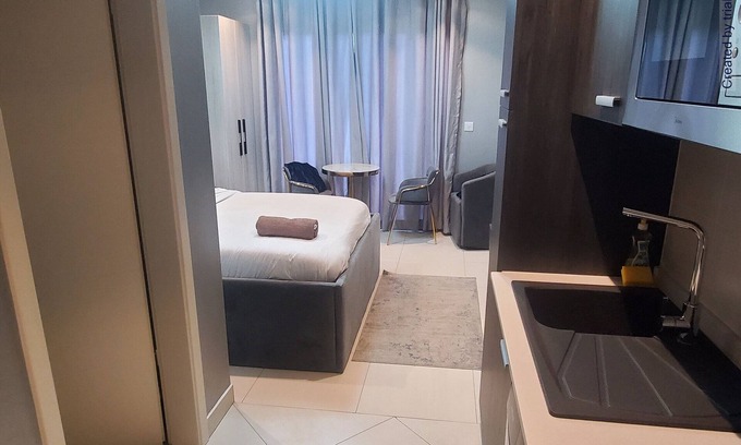 Accra Apartment | The Lennox Suites by Cozy