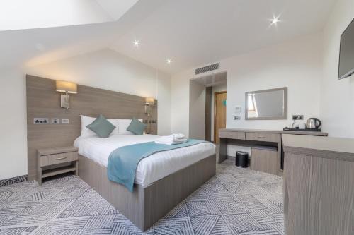 Leyton Hotel | The Lion & Key Hotel