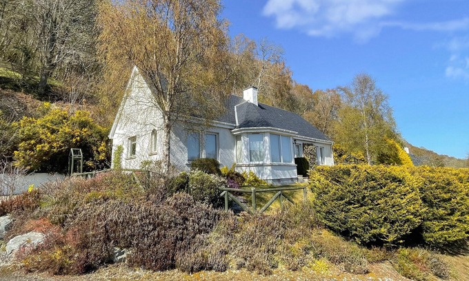 Lewiston Cottage | The location overlooking Loch Ness is truly outstanding.