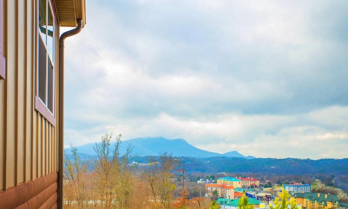 Pigeon Forge Hotel | The Lodges of the Great Smoky Mountains