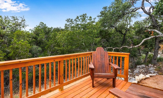 Dripping Springs Cottage | The Longhorn at Harrod's Hill Country Hideaway