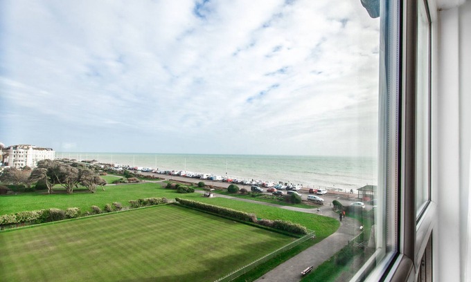 St Leonards-On-Sea Apartment | The Lookout