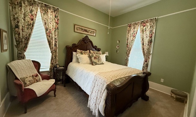 Guthrie Apartment | The Lynnie Ann at The Judge`s Chamber