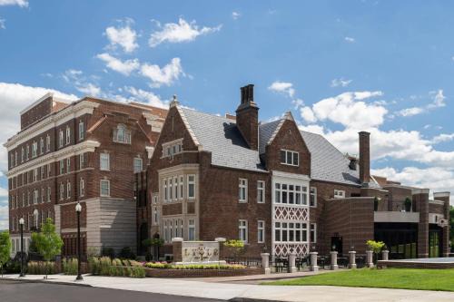 Central Business District Hotel | The Lytle Park Hotel, Autograph Collection