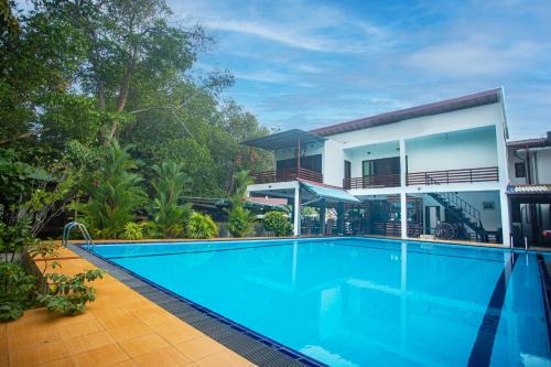 Balapitiya Bed & Breakfast | THE Mangrove cave Hotel