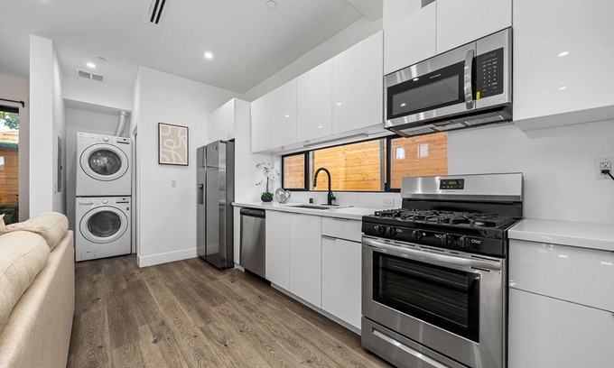Fairfax District House | The Melrose in Los Angeles
