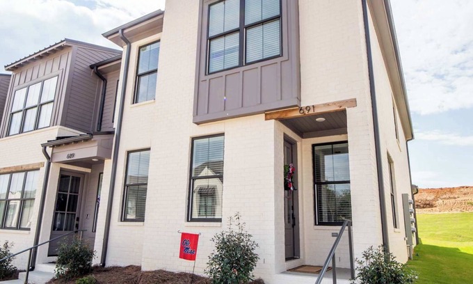 Oxford Apartment | The MVP on Miramar by Apex Short Term Stays