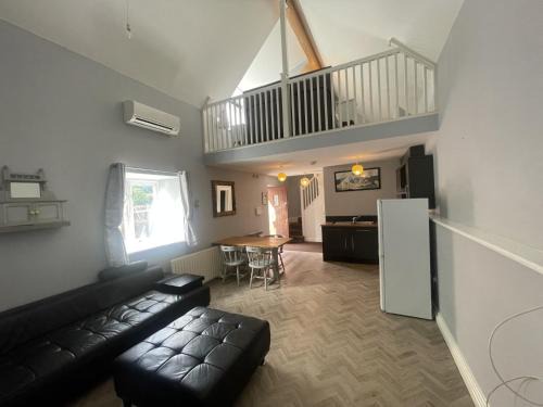 Bristol House | The Old Smithy