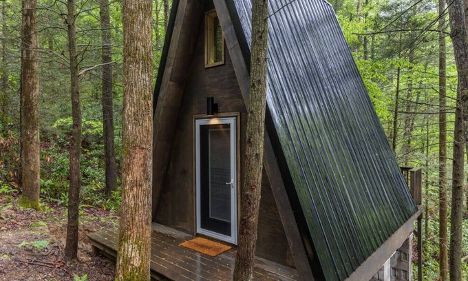 Pine Ridge Apartment | The Overlook - Camping Cabin Retreat in RRG KY