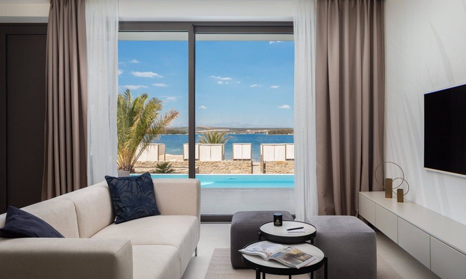 Tkon Villa | The Palms Resort - Villa Beach VI