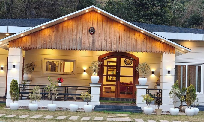 Dehradun Villa | The Paradise - Luxury 3BR Villa Near the Airport in Dehradun