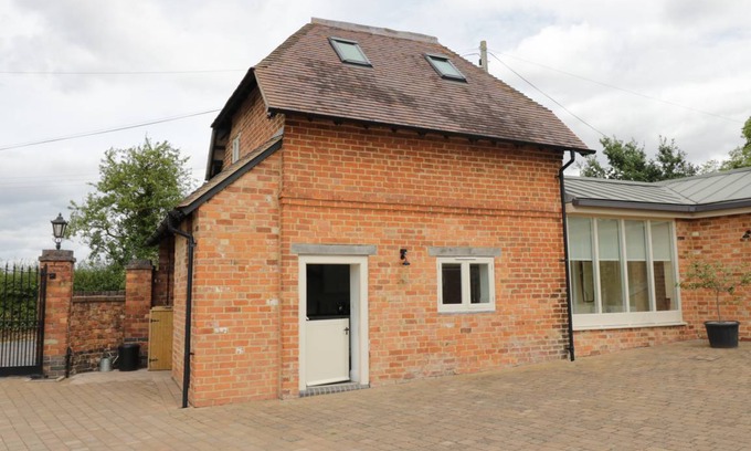 Droitwich Cottage | The Perry Shed