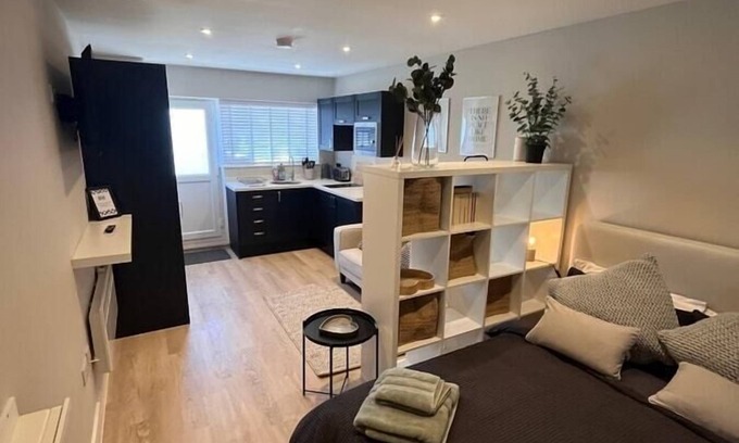 Brackley Apartment | THE PIT STOP - Cosy flat close to Silverstone