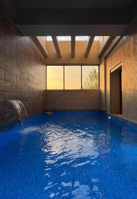 Al Khiran Ski Chalet | The Private chalet للعائلات فقط