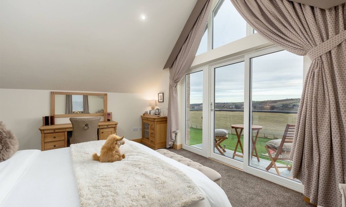 Linlithgow Bed & Breakfast | The Queens View Luxury B&B