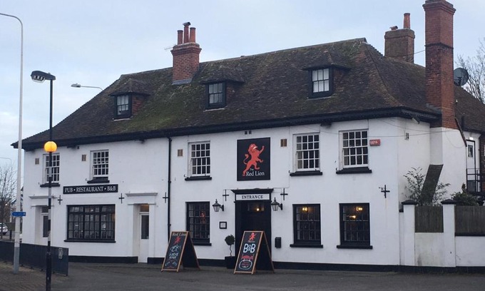 Hythe Hotel | The Red Lion