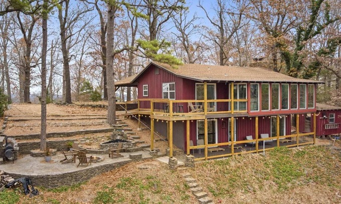 Rogers House | The Red Roost- Views of Beaver Lake