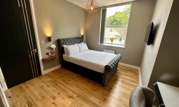 Ainley Top Apartment | The Retreat