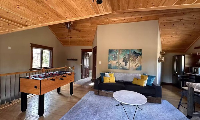 Granby Apartment | The Retreat - minutes from world class skiing and biking at Winter Park Resortnn