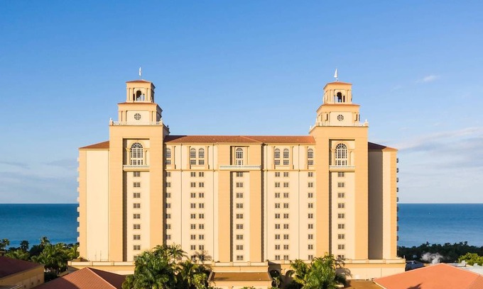 Vanderbilt Beach Hotel | The Ritz-Carlton, Naples