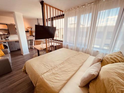 Bruckstraße Apartment | The Room - Direkt in der Stadt!