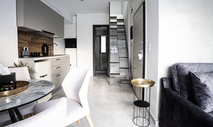 Kypseli House | The Rooster's Egg