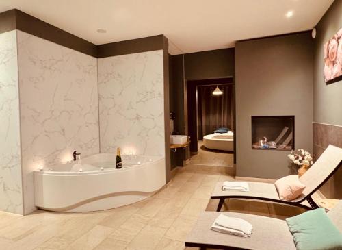 Historical Center Bruges Bed & Breakfast | The Rose Suites