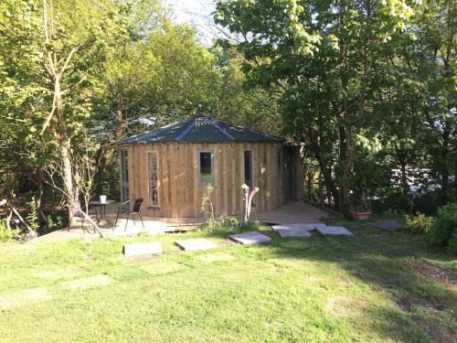 Begelly Ski Chalet | The Roundhouse - Unique space nestled in the trees