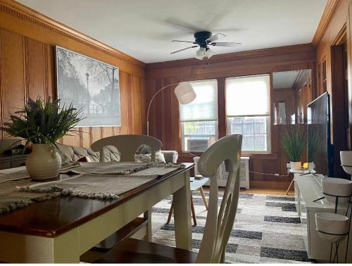 Edgewood Apartment | The Royal Oak