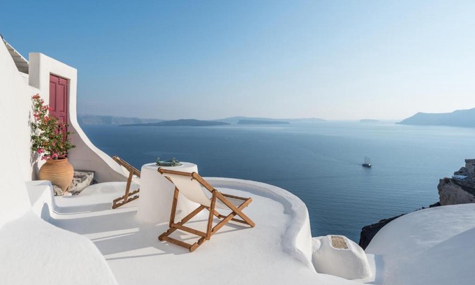Oia Villa | The sculptor's house by Cycladica
