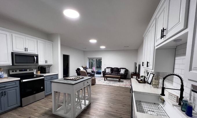 Kirby House | The Shop House - 2BR/2BA near Lake Greeson
