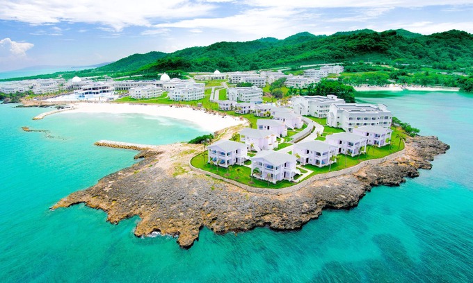 Lucea Resort | The Signature Level At Grand Palladium Lady Hamilton Resort & Spa