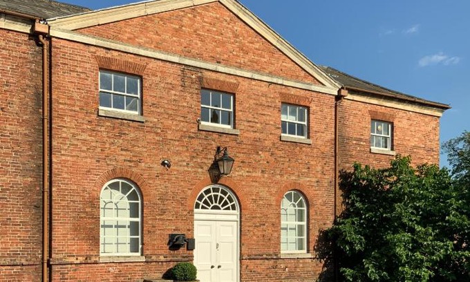 Newark Apartment | The Stables Apartment