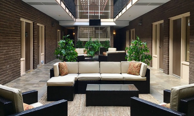 Salem Hotel | The Stables Inn and Suites