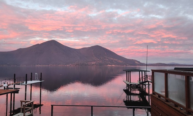 Clearlake House | The Stellar Escape-Lakefront Home, Amazing Views,Private Dock, Kayaks, Gameroom