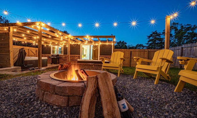 Summerlee House | The SunHaus#HotTub#FirePIt#Arcade#Pet Friendly#