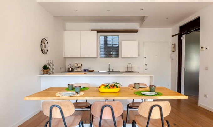 Historic Centre Apartment | The Two Lions @Lords' Square.
